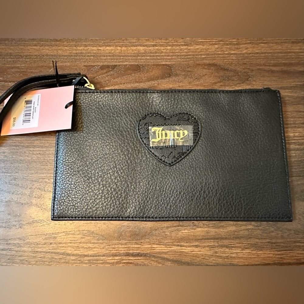 NWT Juicy Couture Free Spirit Wristlet